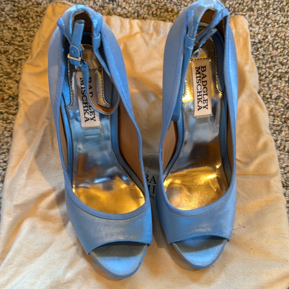 Badgkey Mischka Blue Satin Heels